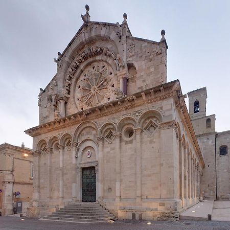 Bed and Breakfast Svegliarsi Nei Borghi - La Patronale Troia Экстерьер фото